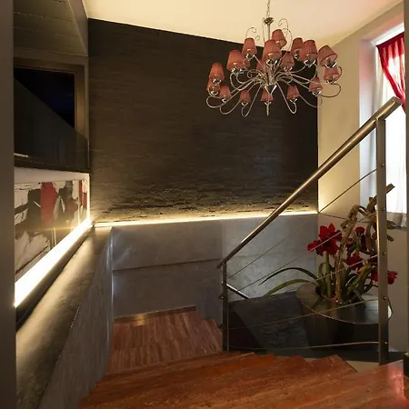 Otel Five