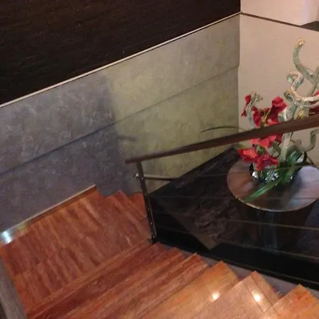 Otel Five