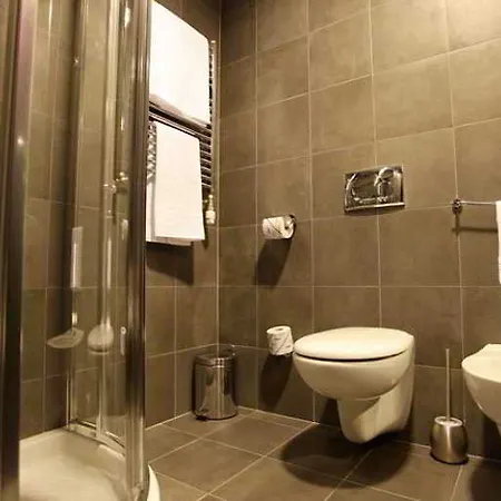 Otel Five