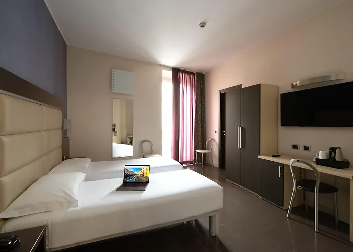 ホテル ファイブ 3*