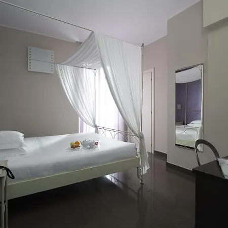 Five 3* Milán