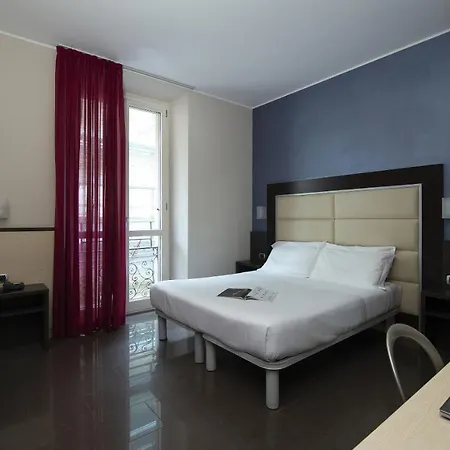 Five 3* Milán