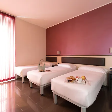Five Hotel