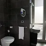 Five Hotel