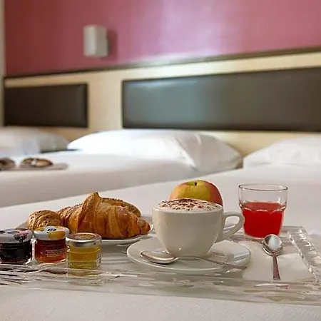 Hotel Five 3*