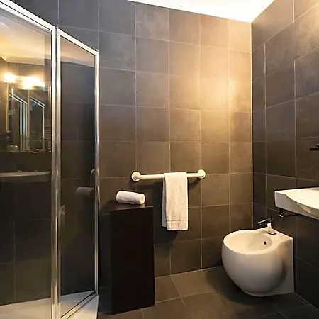 Hotel Five