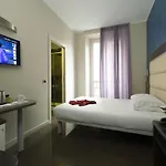 فندق فايف