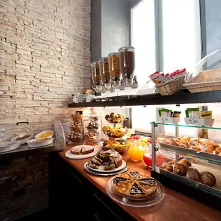 费弗酒店 3* 米兰