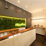 Five Hotel
