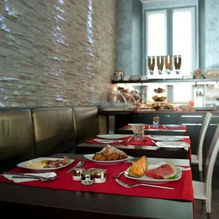 Otel Five